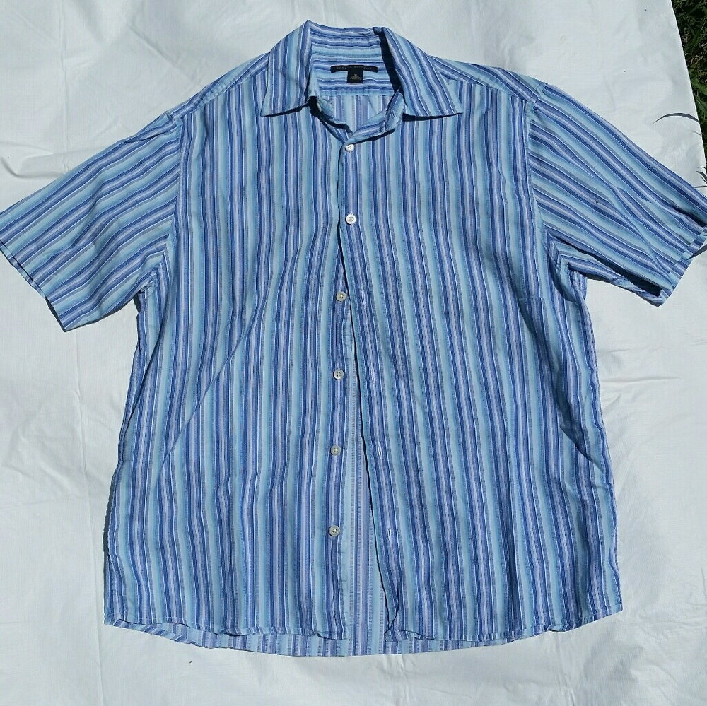 Short sleeve blue stripped shirt